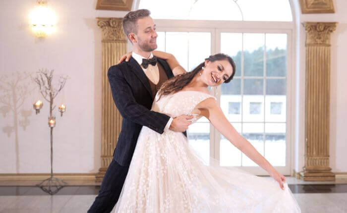 Waltz for your wedding dance – classic vs. modern