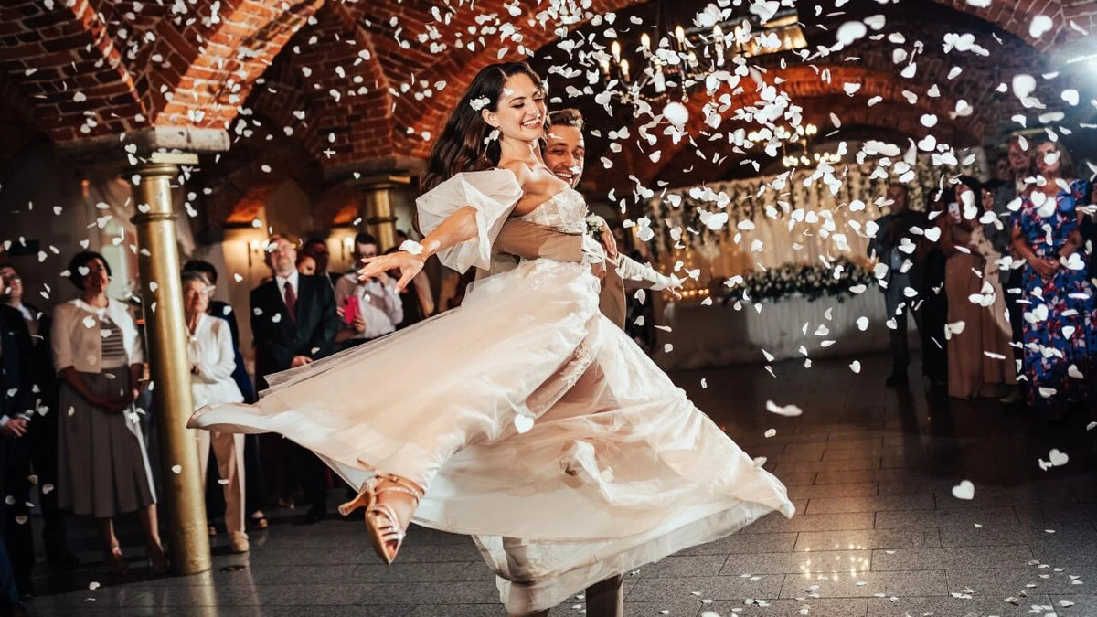 Choosing a Summer Wedding Dress for Your First Dance: What Every Bride Should Know